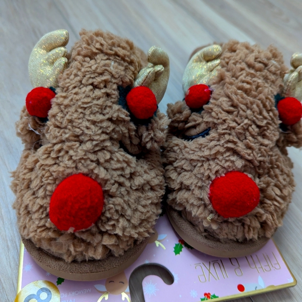 New Fifth & Lux memory foam holiday slippers